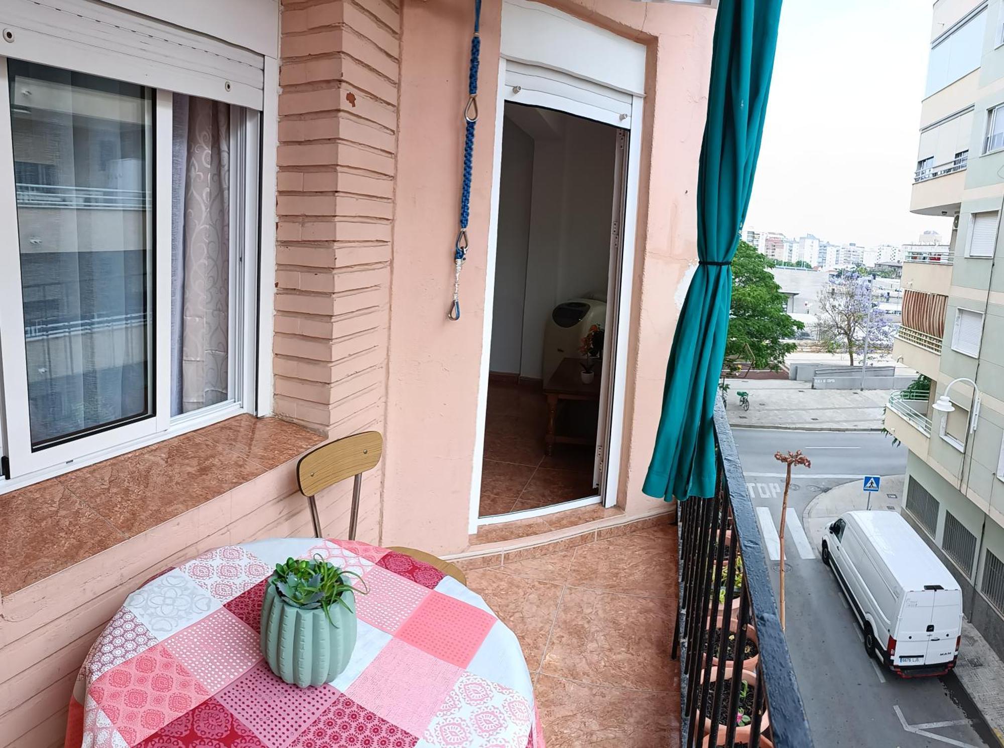 Daoiz, Vivienda Vacacional Para Familias Y Mayores De 25 Anos En El Grao De Gandia 3Ro Sin Ascensor Playa de Gandia Exterior photo