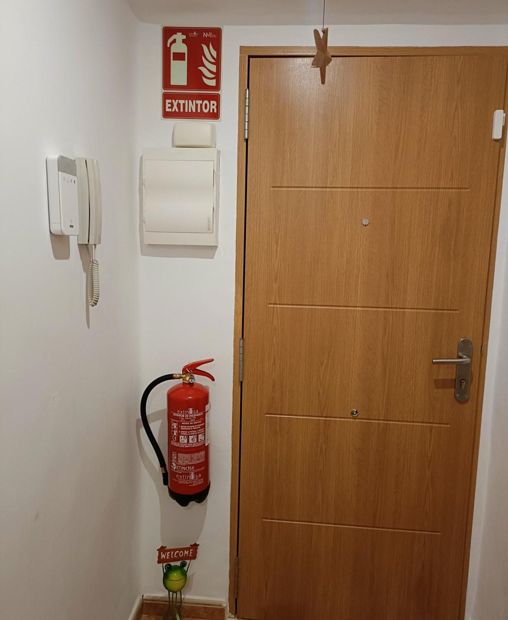 Daoiz, Vivienda Vacacional Para Familias Y Mayores De 25 Anos En El Grao De Gandia 3Ro Sin Ascensor Playa de Gandia Exterior photo